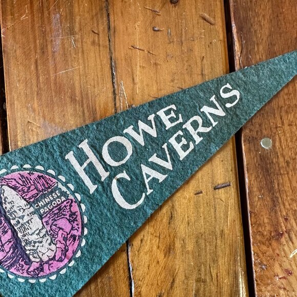 Vintage Howe Caverns Felt Pennant - Picture 3 of 7